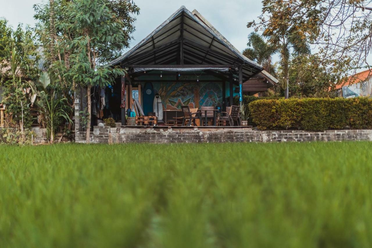 Big Brother Surf Inn Canggu Exterior foto